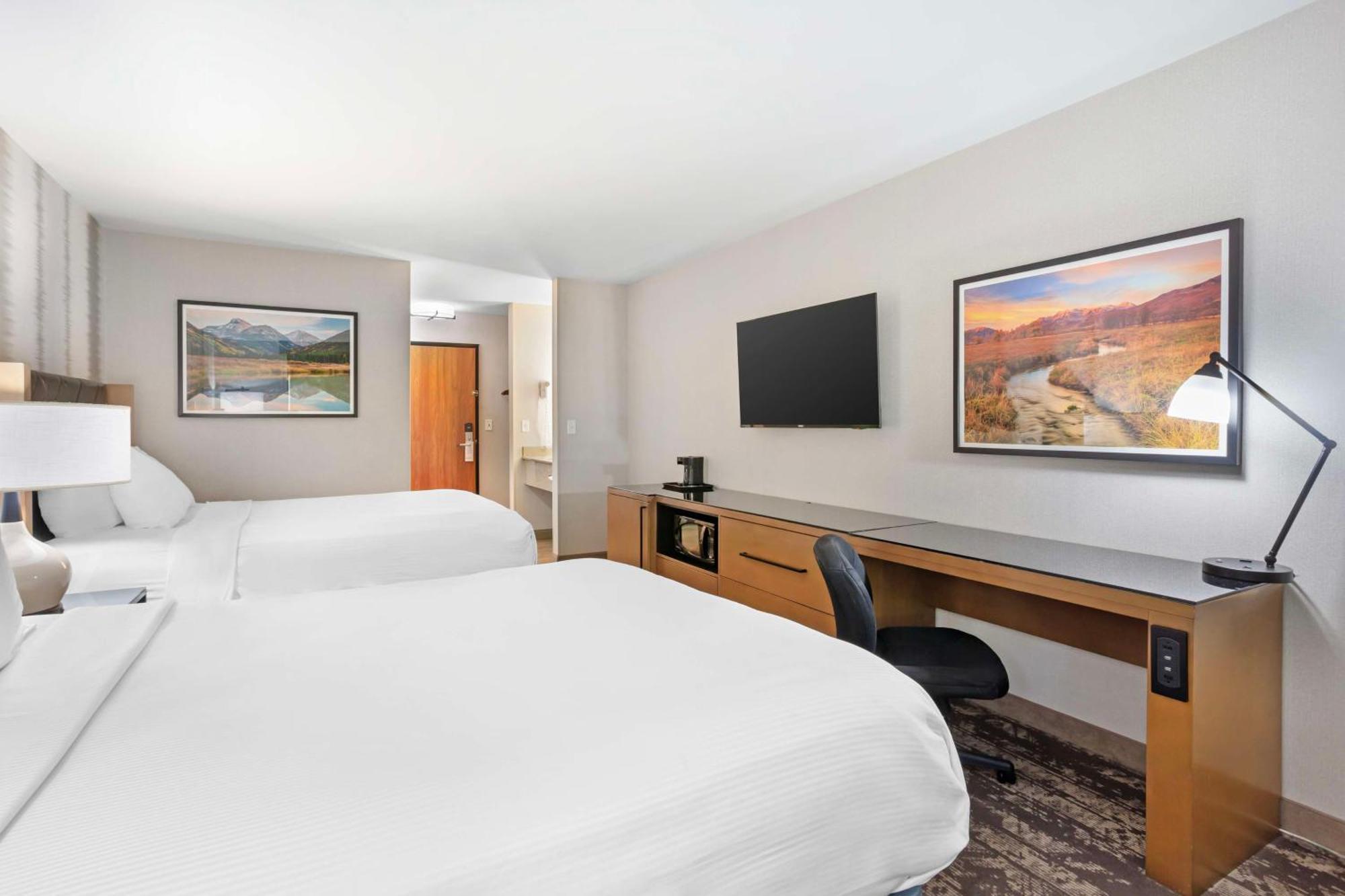 Best Western Holiday Hills Coalville Exteriör bild